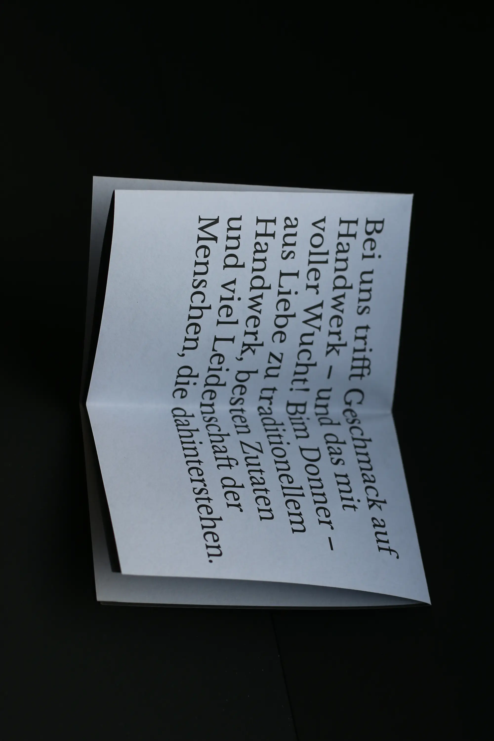 Faltflyer halb geöffnet Bio Bäckerei und Kaffeerösterei Bim Donner